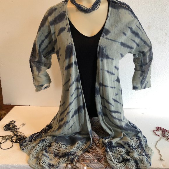 BUCKLE LIGHT BLUE AND DARK BLUE CARDIGAN WITH KNIT LACE - Picture 1 of 7